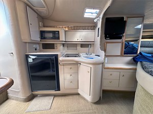 1998 Sea Ray 330 DA 17 