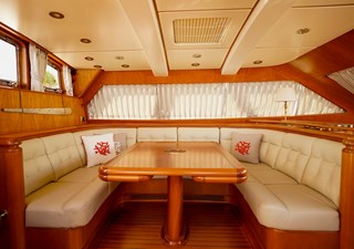 IKARON 1 Deck Salon