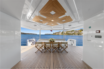 M/Y LEGACY 12 Main Deck Aft
