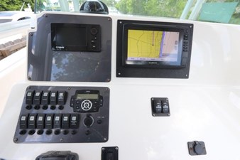 - 25 22_2017 26ft Robalo R260