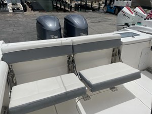 2018 Everglades 335 Center Console 40 