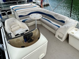 02 Bennington 257L Pontoon NLSQ 19 
