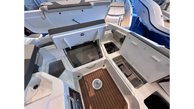 BAYLINER VR6 CUDDY 28 