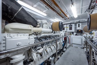 MISSING LINK 75 Engine Room