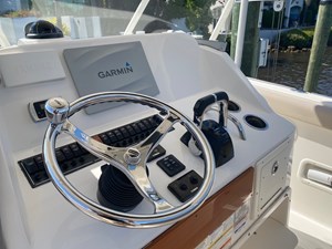 Pursuit 280 Sport  18 pursuit10