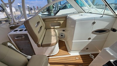 2019 Sailfish 325 DC 44 