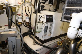 - 42 58-2004-Riviera-Enclosed-Flybridge-42