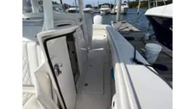 2020 Jupiter 34 Center Console 20 