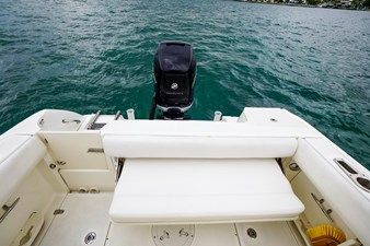 2015 Boston Whaler 220 Outrage 11 