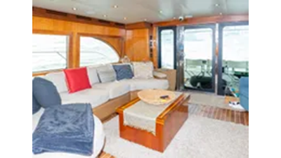 2007 Hatteras 64 Motor Yacht  16 