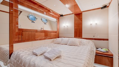 LADY MURA 26 21Yacht_ladymura_Superyacht_IYC_doublecabin2