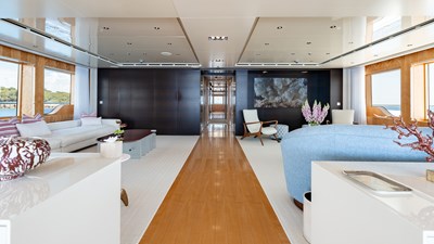 LOON 42 Loon 221' - Skylounge Deck Salon