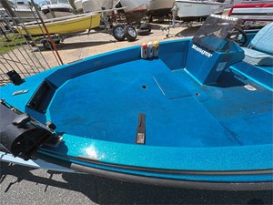 17' RANGER 1986 COMANCHE SERIES 330V 8 