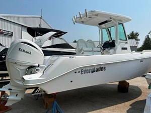 2023 Everglades 235CC 2 