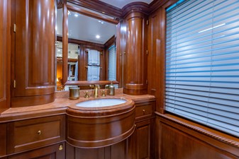 NAMASTE 27 Lower Deck Starboard Twin Ensuite