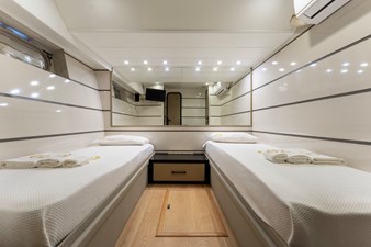 27 M DELUXE MOTOR YACHT 17 