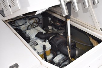 IT'S A WRAP 51 Engine hatch lift starboard