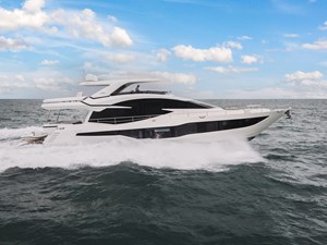 Yacht 4 Running