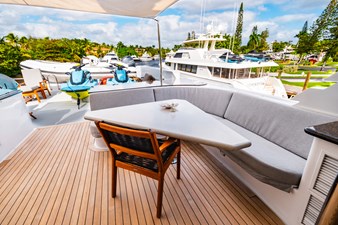 LONE STAR 78 Bridge Deck Aft