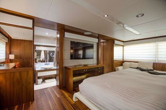 - 14 115-2015-Sunseeker-Sport-Yacht-23
