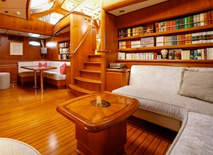 IKARON 5 Main Salon