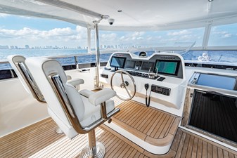 SOUTHERN BELLE 58 Helm