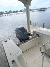 - 15 16_1992 22ft Mako 221 CC