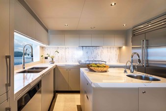 Horizon FD110 6 Horizon FD110 Galley-MG_7497-3-R