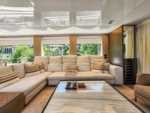 - 33 34_2021 85ft Ferretti Yachts 850