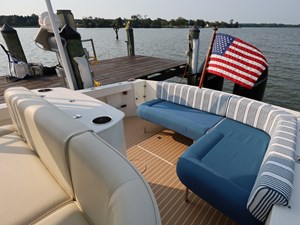 BONHEUR 5 Cockpit L Settee 