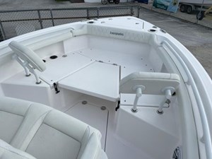 2023 Everglades 235CC 12 