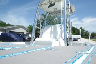 2010 Cape Horn Center Console 18 