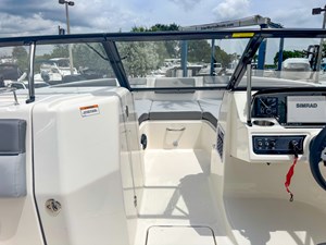 Bayliner DX2200 21 