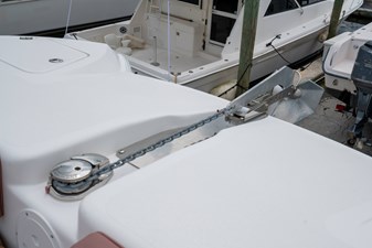 TWIN VEE 34 GFX 18 Windlass