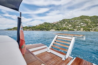 GODDESS OF THE MOON 3 yacht-goddess-of-the-moon-exterior-03