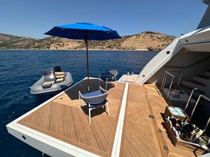 Hargrave Yachts E Series Tri-Deck 1 Beach Club