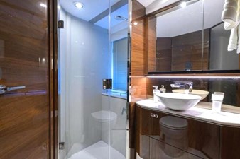 - 15 16_2019 62ft Princess F62