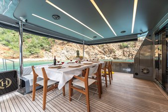 27 M DELUXE MOTOR YACHT 7 