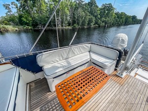 TALLULAH 56 Flybridge Settee