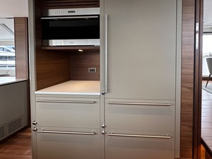 Princess X80 (X80034) 62 Galley