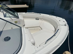 Robalo R277 10 