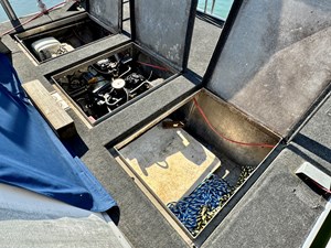 77 Sumerset 14 x 58 Aluminum Hull with Catwalks 71 