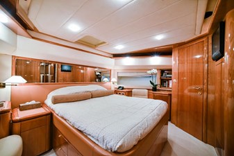 FERRETTI 881 29 