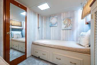 JUST DIVINE 36 61_tollycraft_just_divine_guest_stateroom6