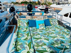 ESCAPE 13 Palmer-Johnson-PJ120-Escape II-Motor Yacht-Exterior-Flybridge-Solarium