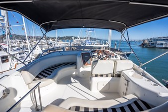 NALANI 30 Flybridge