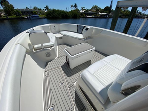 2015 Century 3200 Center Console 38 39