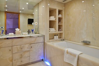Moonraker 16 Moonraker 36m Norship Master Bath