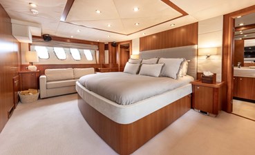 Sunseeker Yacht 90  13 Sunseeker 90