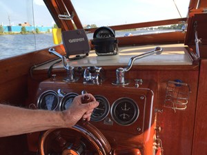 1954 Chris-Craft Commander 26 